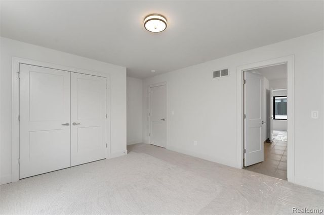 66 South Trail Court, Troy, MI 48083