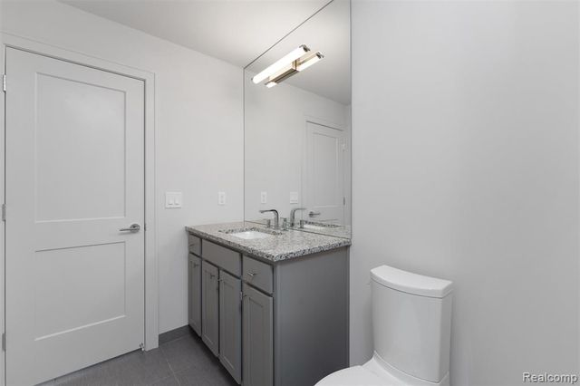 66 South Trail Court, Troy, MI 48083