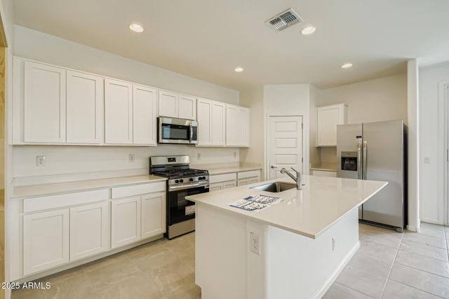9731 W WELDON Avenue, Phoenix, AZ 85037
