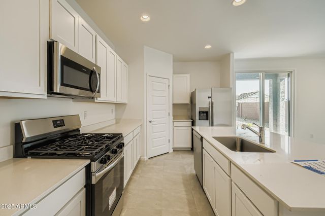 9731 W WELDON Avenue, Phoenix, AZ 85037