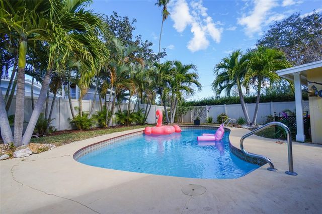 328 CARL AVENUE, Belleair, FL 33756