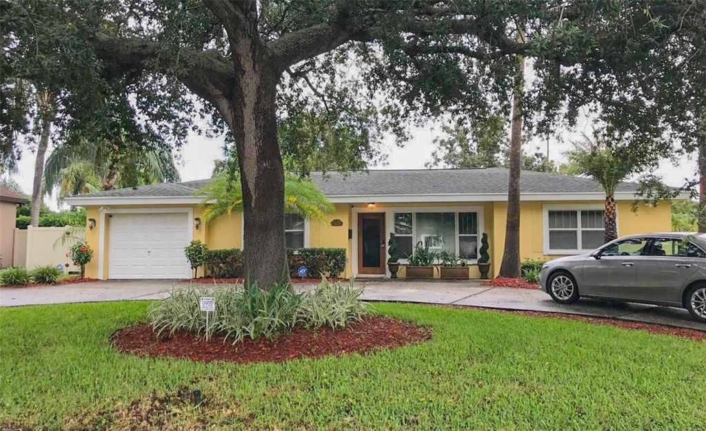 328 CARL AVENUE, Belleair, FL 33756