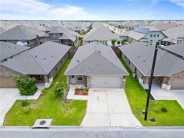 7621 Cowboy Trail, Corpus Christi, TX 78414