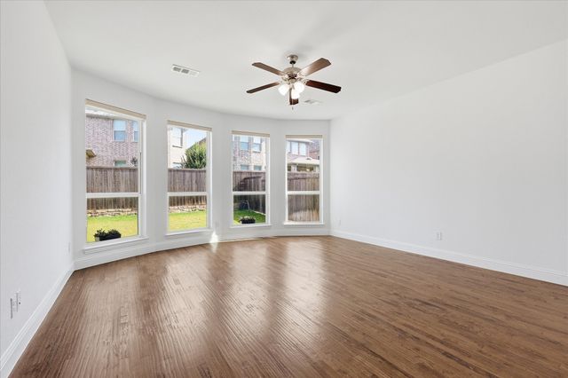 2425 Hunters Boulevard, Lewisville, TX 75056