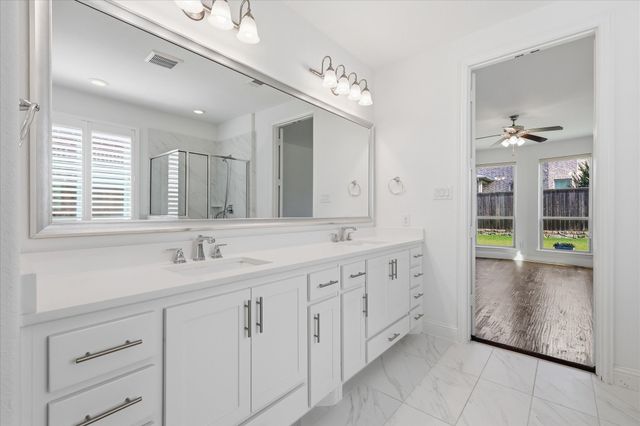 2425 Hunters Boulevard, Lewisville, TX 75056