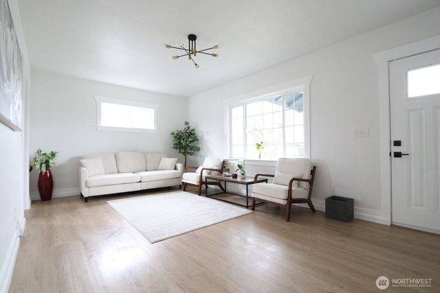 6637 S Lawrence Street, Tacoma, WA 98409