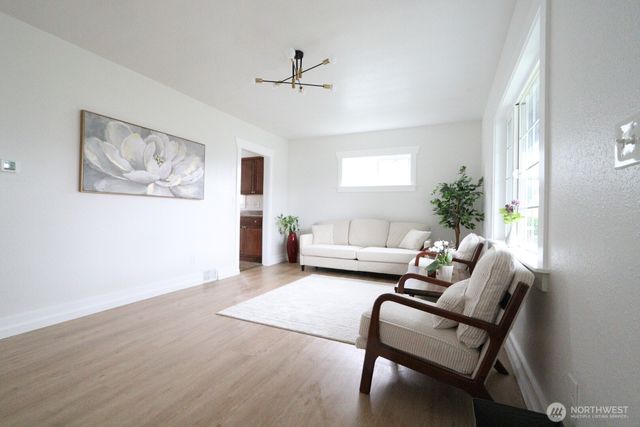 6637 S Lawrence Street, Tacoma, WA 98409