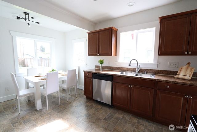 6637 S Lawrence Street, Tacoma, WA 98409