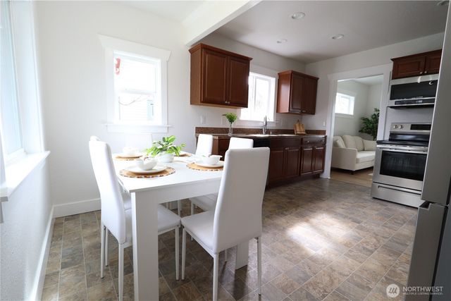 6637 S Lawrence Street, Tacoma, WA 98409