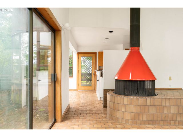 3453 Nw RALEIGH St, Portland, OR 97210