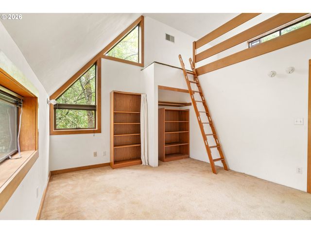 3453 Nw RALEIGH St, Portland, OR 97210