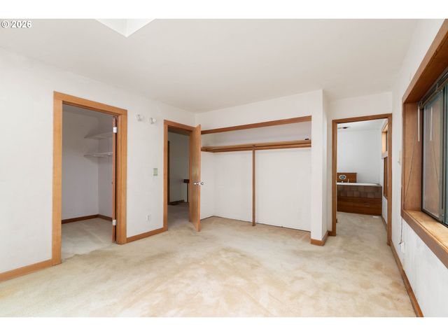 3453 Nw RALEIGH St, Portland, OR 97210