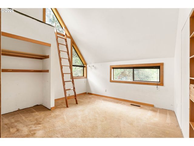 3453 Nw RALEIGH St, Portland, OR 97210