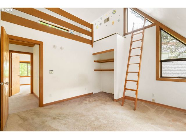 3453 Nw RALEIGH St, Portland, OR 97210