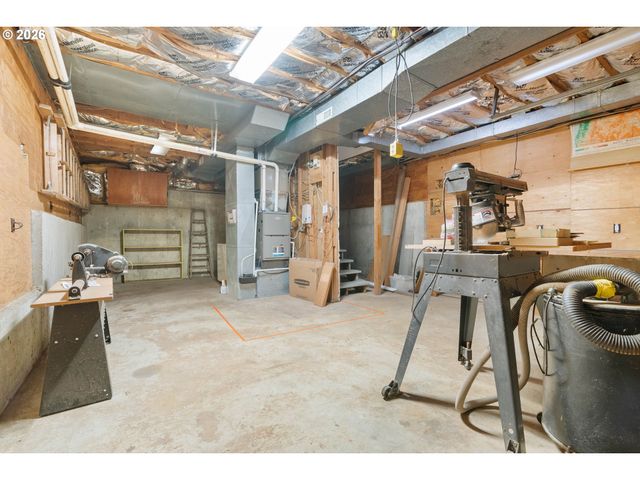 3453 Nw RALEIGH St, Portland, OR 97210