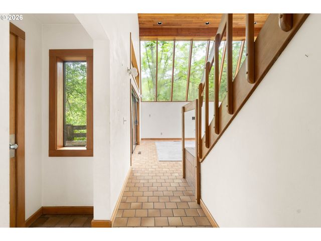 3453 Nw RALEIGH St, Portland, OR 97210