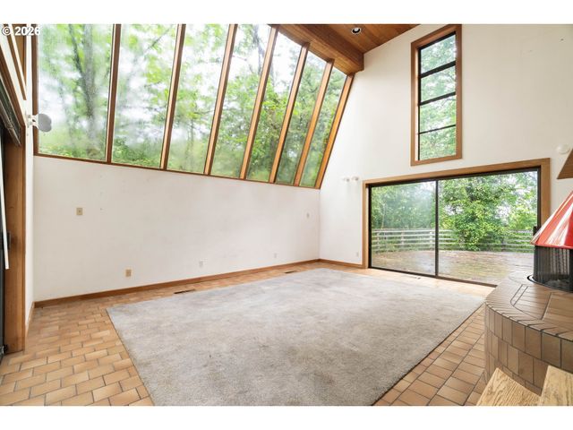 3453 Nw RALEIGH St, Portland, OR 97210