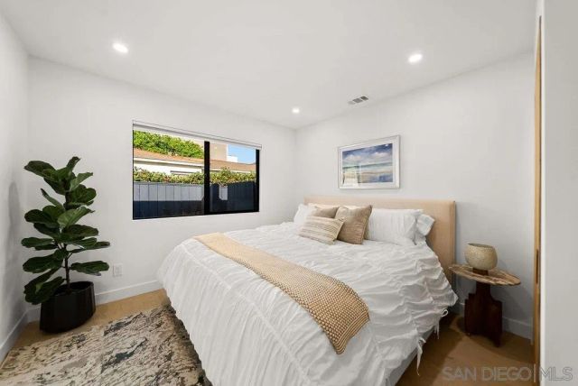 436 Bonair, La Jolla, CA 92037