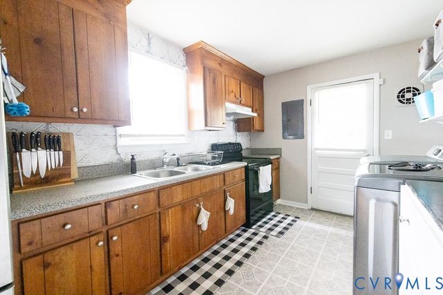 2410 Raleigh St, Hopewell, VA 23860