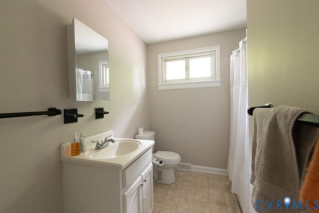 2410 Raleigh St, Hopewell, VA 23860