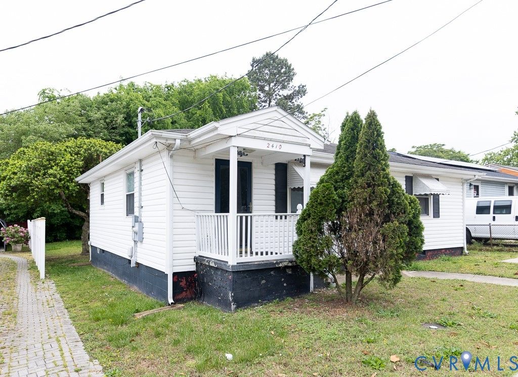 2410 Raleigh St, Hopewell, VA 23860