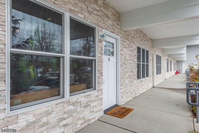 165 Lakeside Rd 6, West Milford Twp., NJ 07421