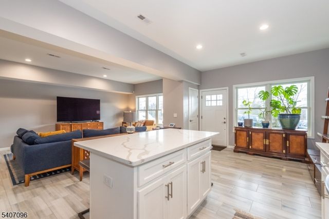 165 Lakeside Rd 6, West Milford Twp., NJ 07421