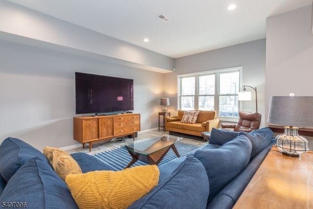 165 Lakeside Rd 6, West Milford Twp., NJ 07421