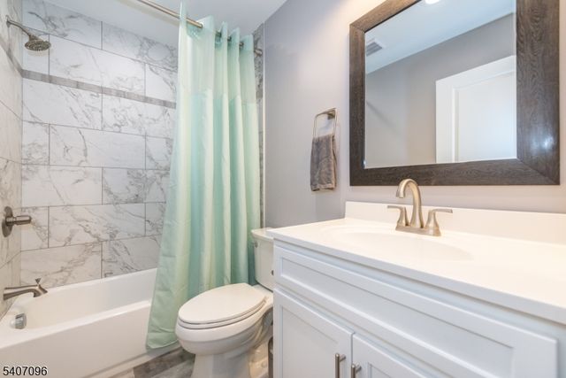 165 Lakeside Rd 6, West Milford Twp., NJ 07421