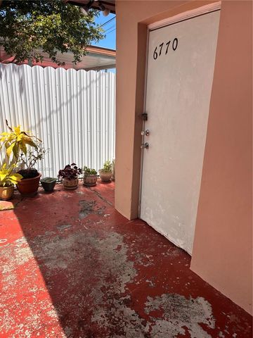 6770 SW 15th St, Miami, FL 33144