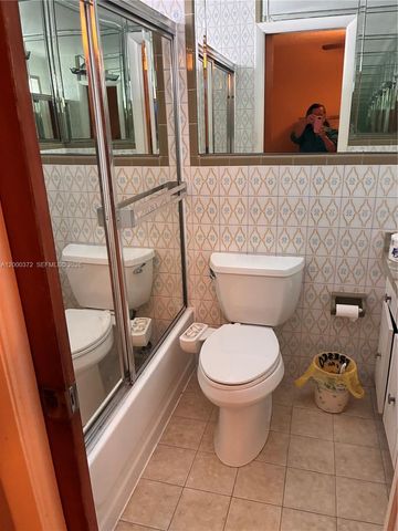 6770 SW 15th St, Miami, FL 33144