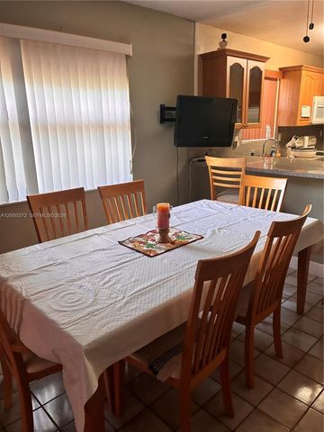 6770 SW 15th St, Miami, FL 33144