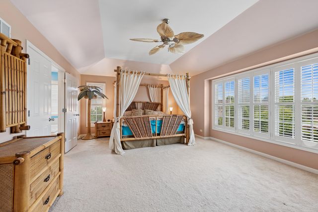 1790 Queensport Drive, Crystal Lake, IL 60014