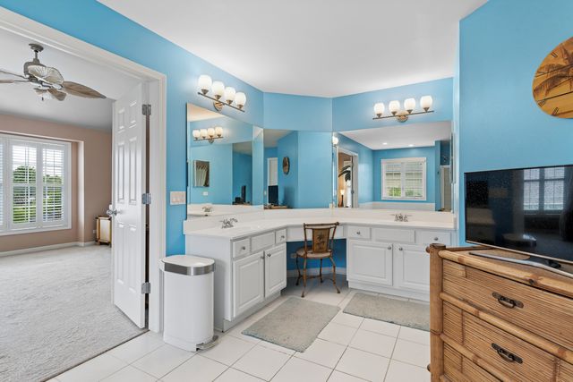 1790 Queensport Drive, Crystal Lake, IL 60014