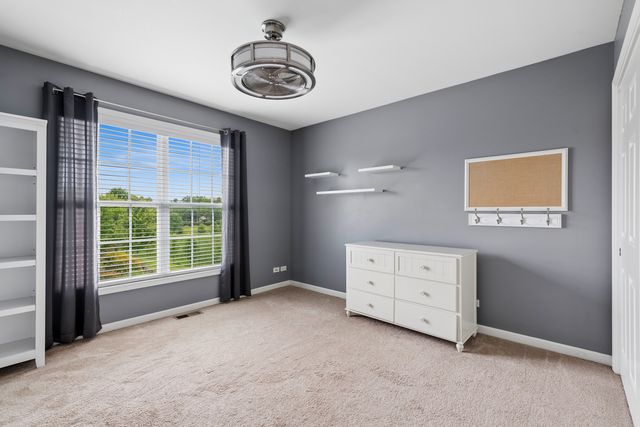 1790 Queensport Drive, Crystal Lake, IL 60014