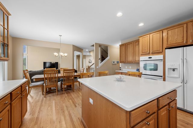 1790 Queensport Drive, Crystal Lake, IL 60014