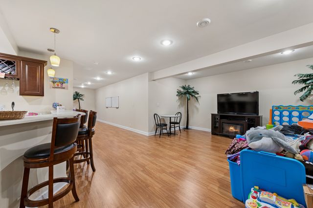 1790 Queensport Drive, Crystal Lake, IL 60014
