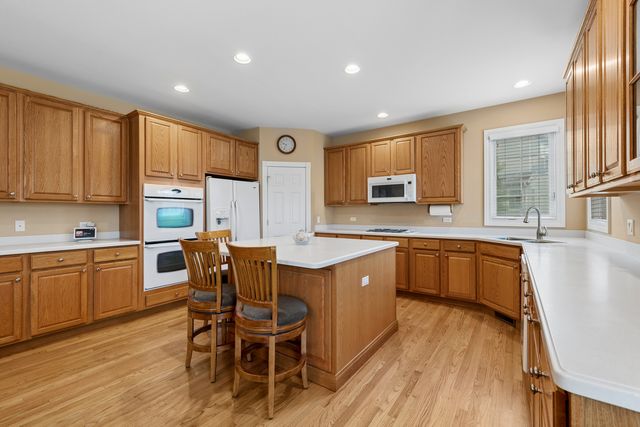 1790 Queensport Drive, Crystal Lake, IL 60014