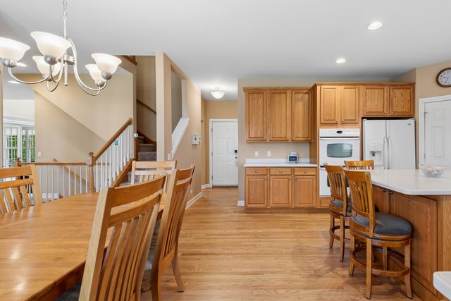 1790 Queensport Drive, Crystal Lake, IL 60014