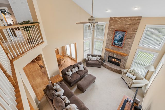 1790 Queensport Drive, Crystal Lake, IL 60014