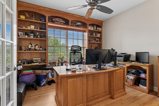 1790 Queensport Drive, Crystal Lake, IL 60014
