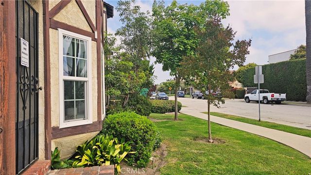 2053 Barry, Los Angeles, CA 90025