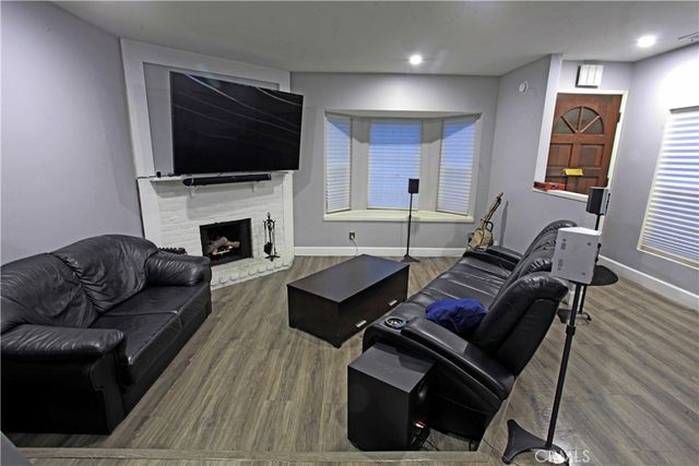 2053 Barry, Los Angeles, CA 90025