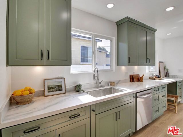 440 W Ellis Avenue, Inglewood, CA 90302