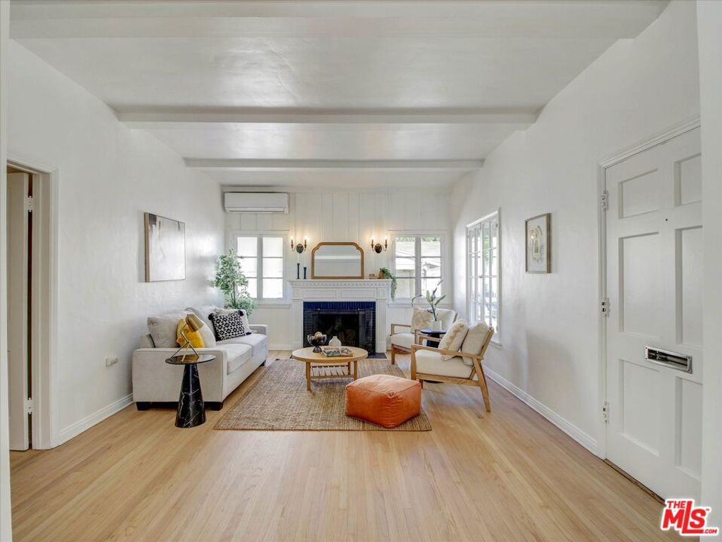 440 W Ellis Avenue, Inglewood, CA 90302