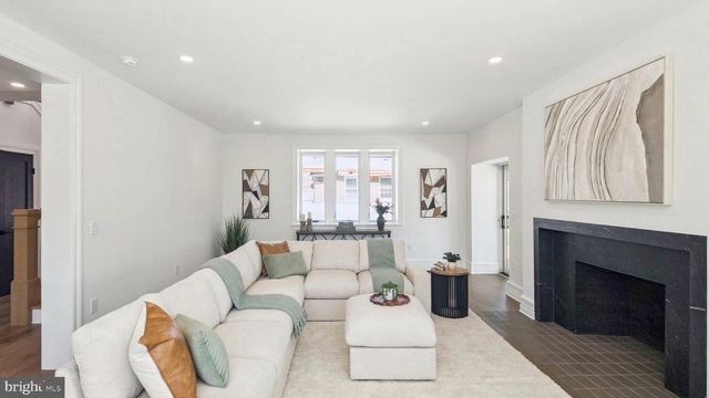 615 E MT. PLEASANT, Philadelphia, PA 19119