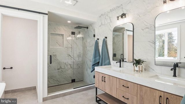 615 E MT. PLEASANT, Philadelphia, PA 19119