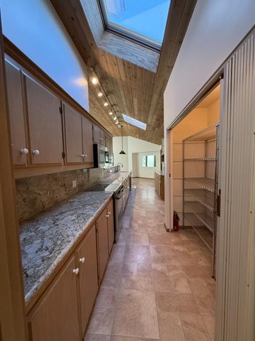 2405 Country Club Lane, Selma, CA 93662