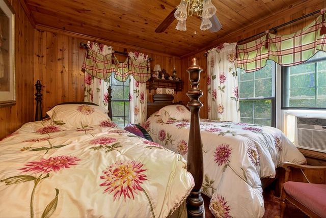 1932 Holly Creek Rd, Celina, TN 38551