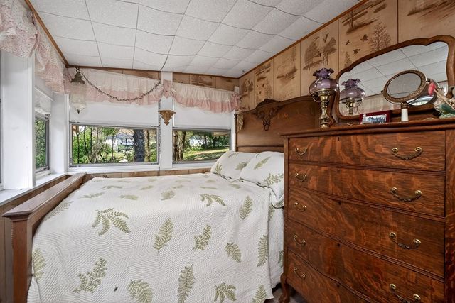 1932 Holly Creek Rd, Celina, TN 38551